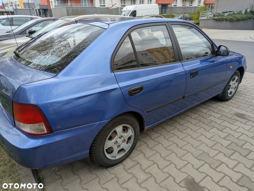 Hyundai Accent 1.5 Comfort - 9