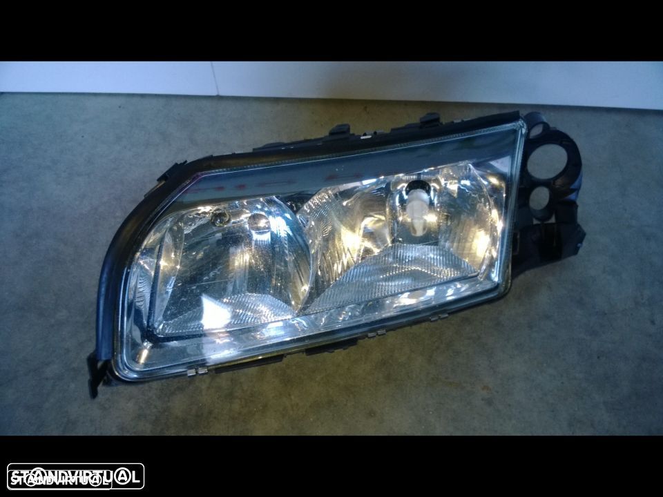 Farol Volvo S80 - 1