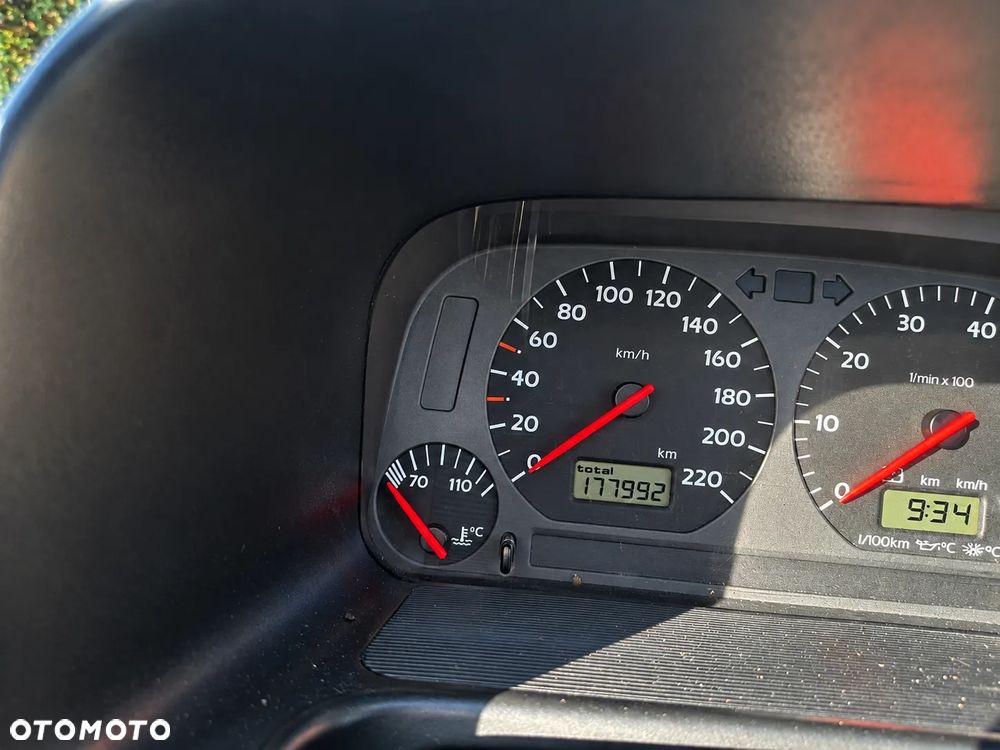 Volkswagen Golf 1.6 Comfortline - 20