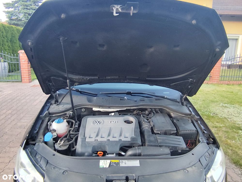 Volkswagen Passat 2.0 TDI Comfortline DSG - 14