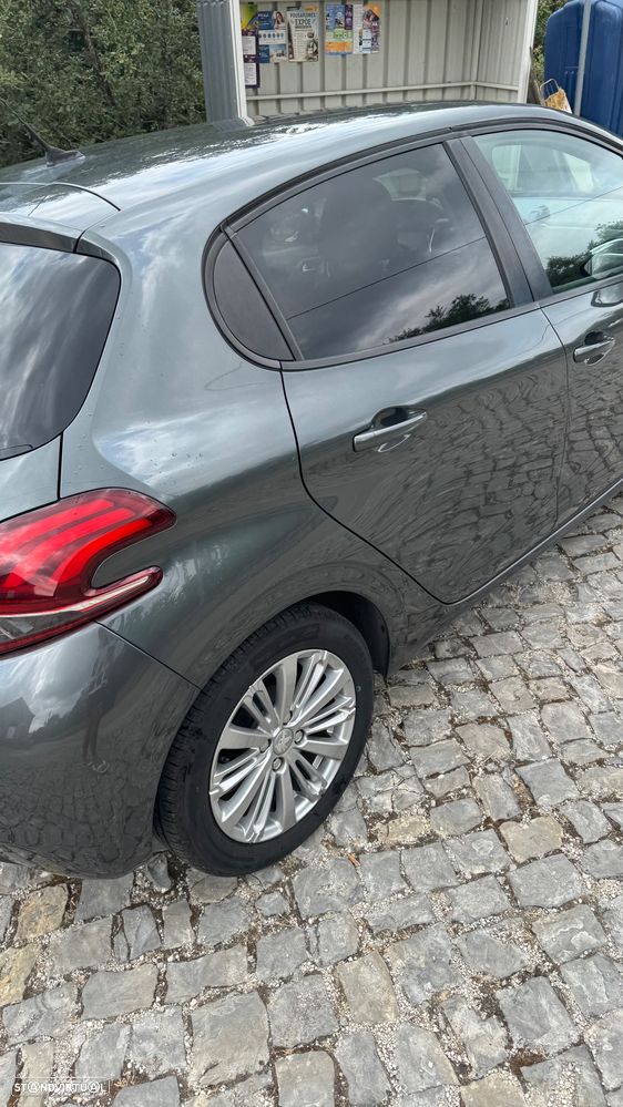 Peugeot 208 1.2 PureTech Style - 13