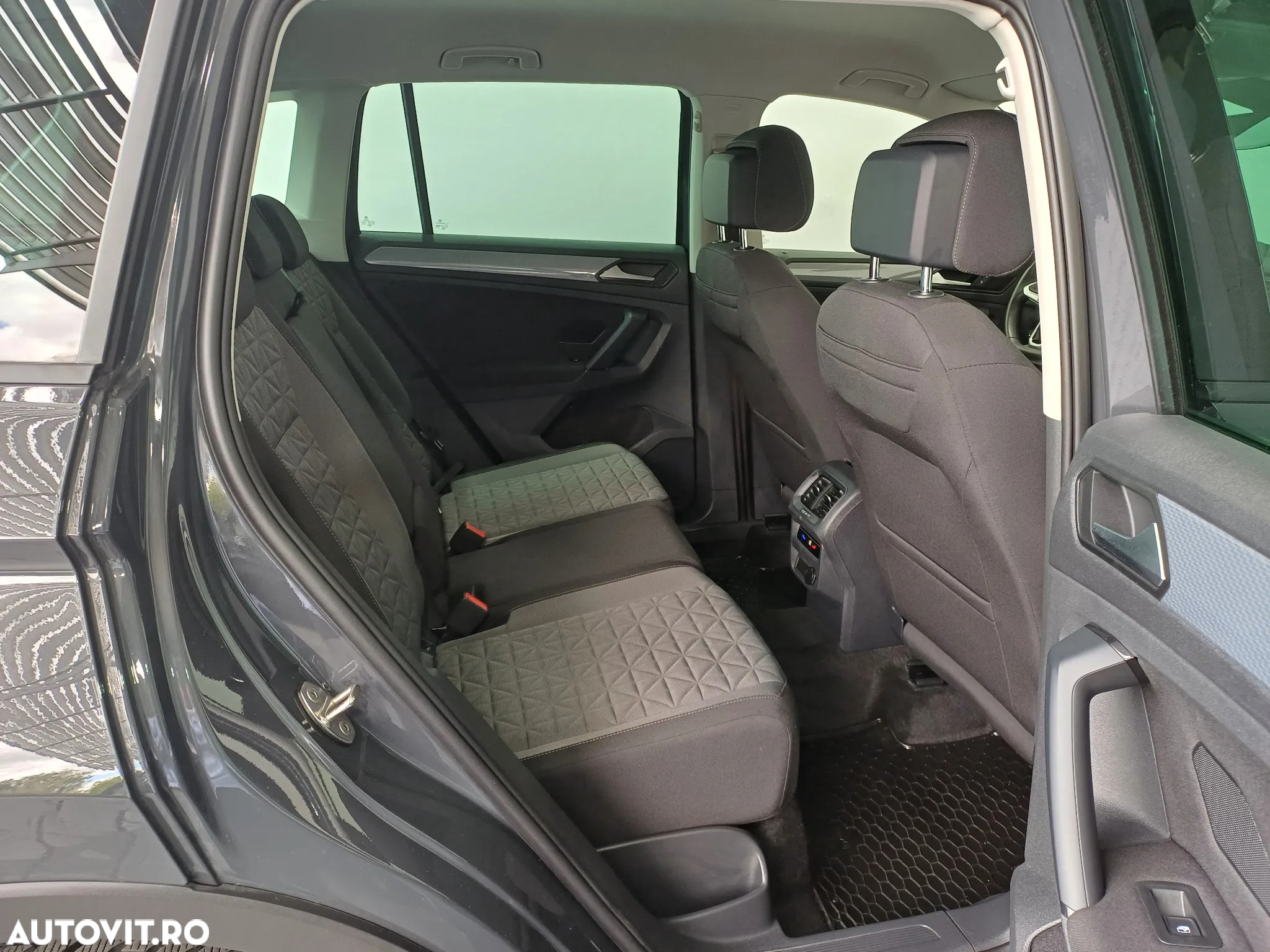 Volkswagen Tiguan 2.0 TDI SCR DSG 4Motion Life - 28