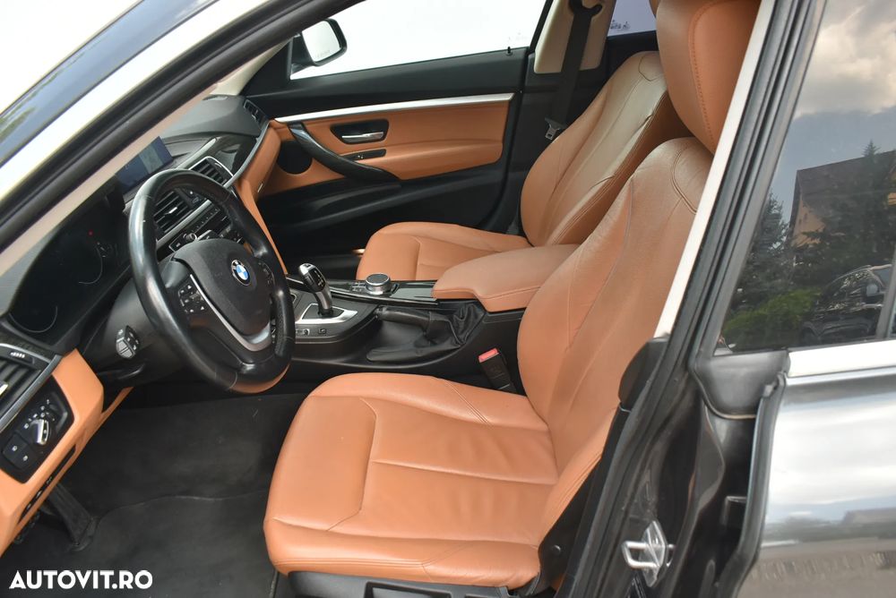 BMW Seria 3 320i xDrive AT - 12