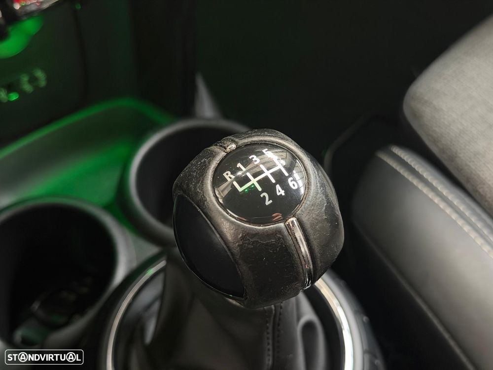 MINI 5 Portas Cooper D - 17