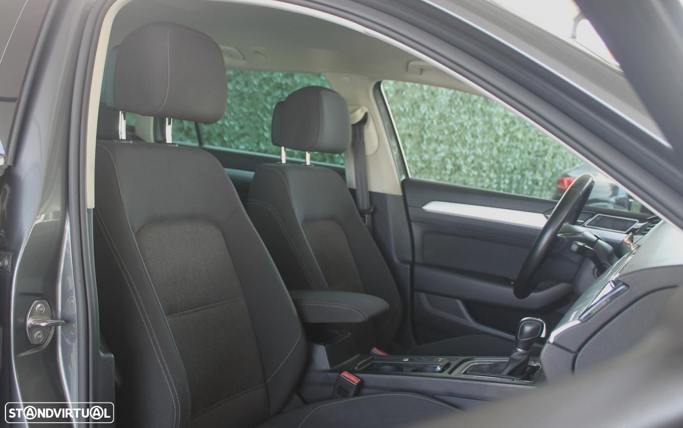 VW Passat Variant 1.6 TDI Confortline DSG - 11