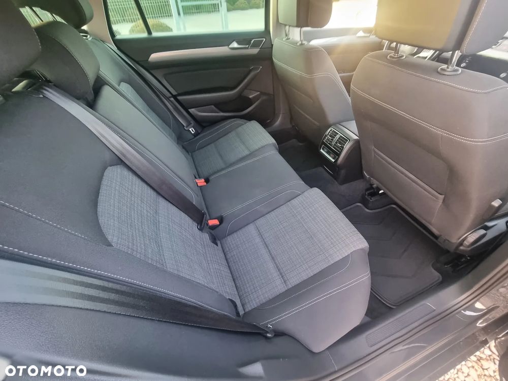 Volkswagen Passat Variant - 9