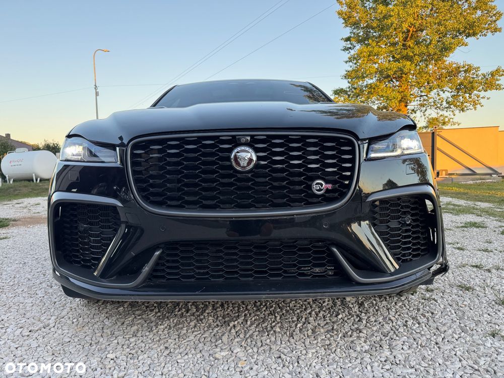 Jaguar F-Pace P550 AWD SVR - 4