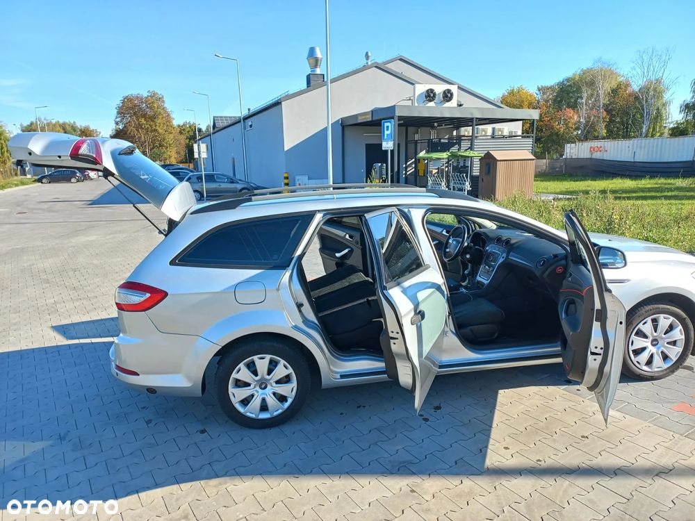 Ford Mondeo 1.6 Ambiente - 19