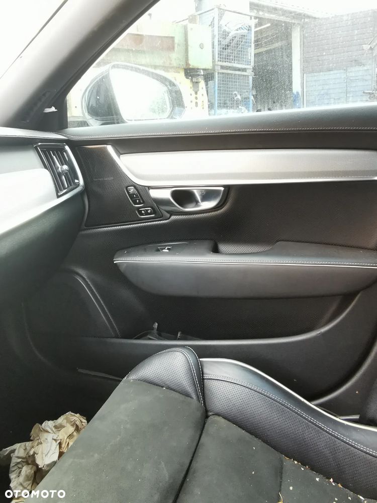 Volvo S90 T6 AWD R-Design - 25