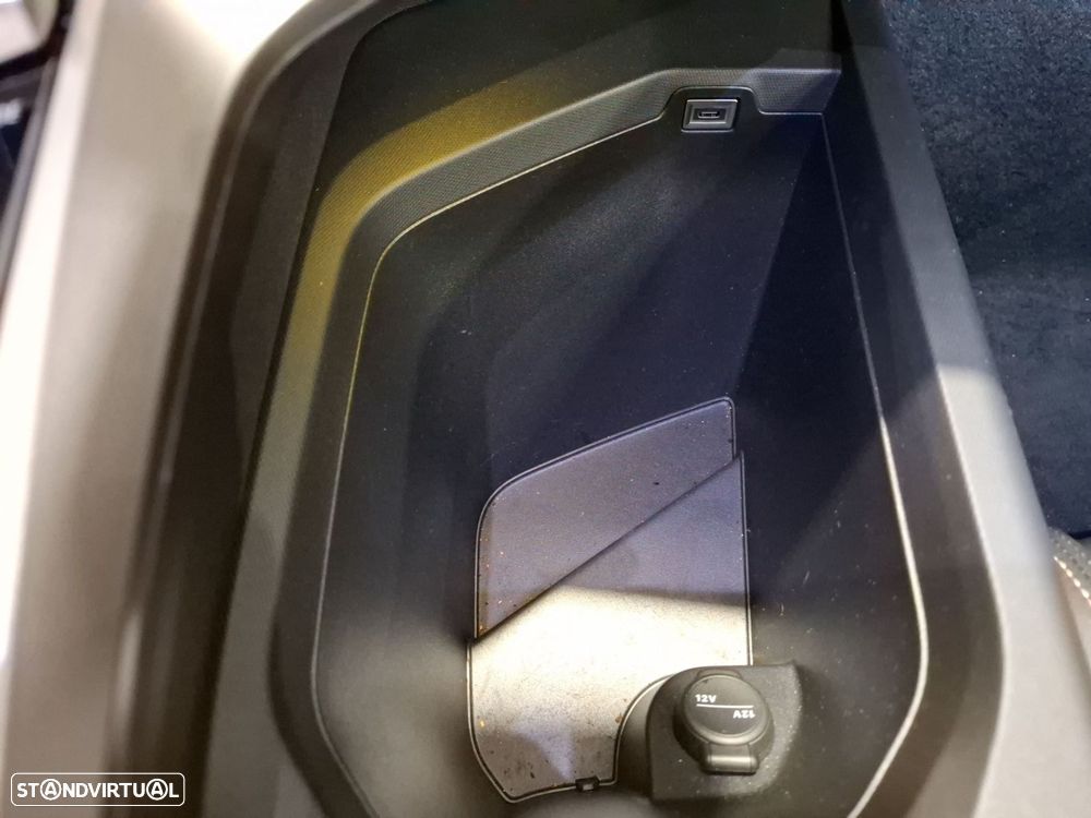 Peugeot 3008 1.6 Plug-in Hybrid Allure e-DCS7 - 19