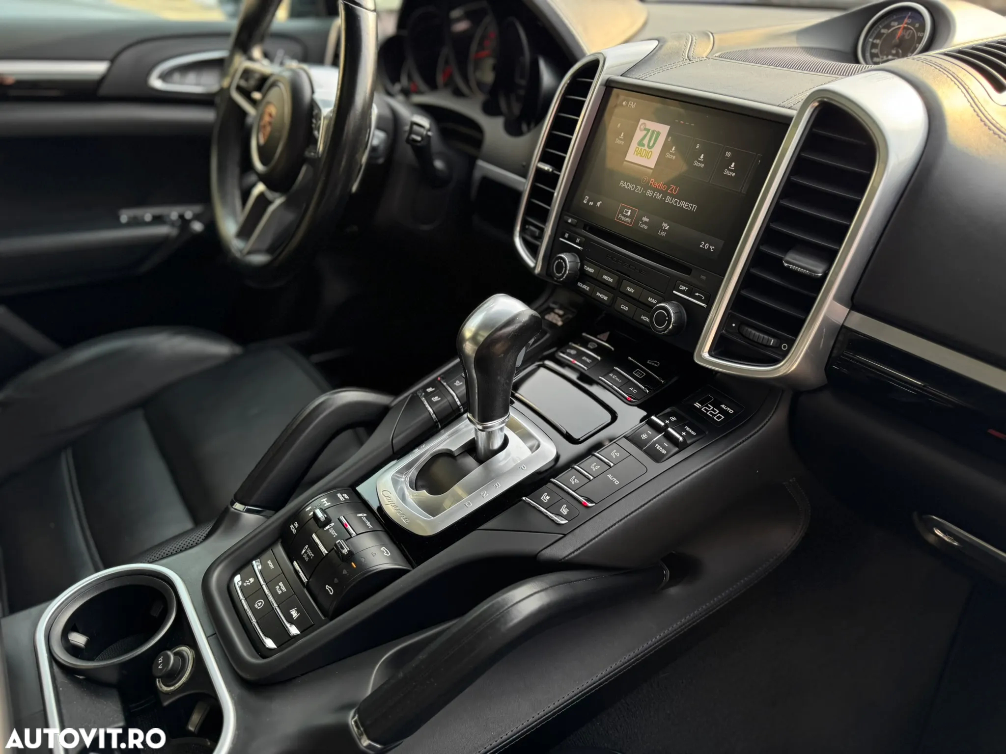 Porsche Cayenne - 30