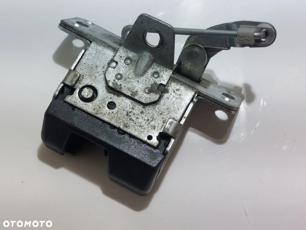 ZAMEK KLAPY TYL OPEL CORSA C SLASK WYSYLKA - 1