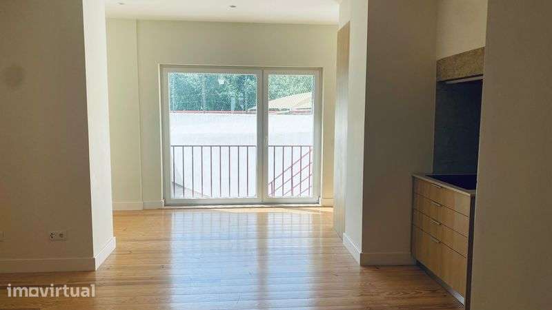 Apartamento T2 com terraço em Alcântara - Grande imagem: 3/12