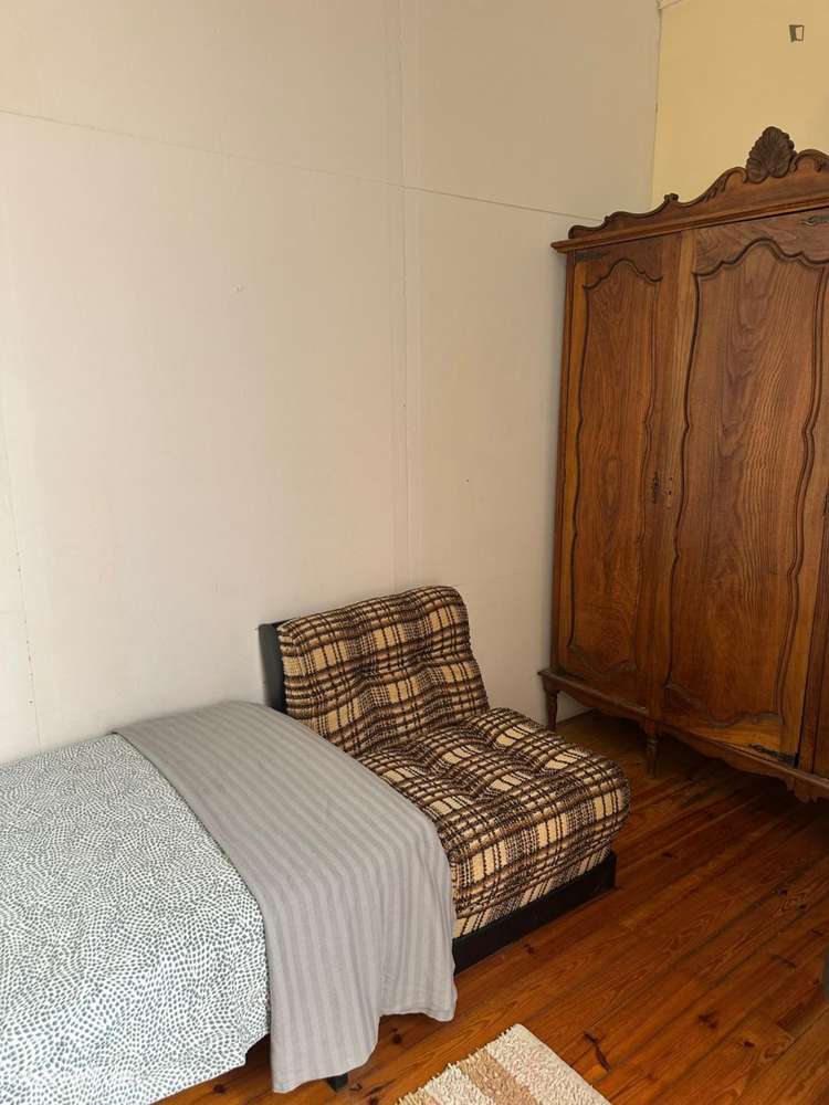 Quarto - localizado em Alameda Lisbon - Grande imagem: 4/16