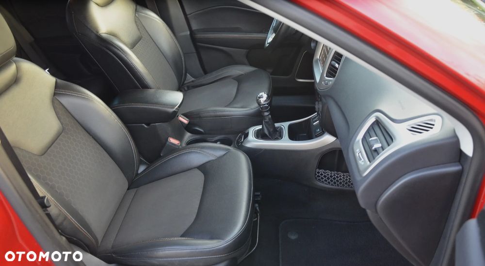 Jeep Compass 1.4 MultiAir Longitude - 23