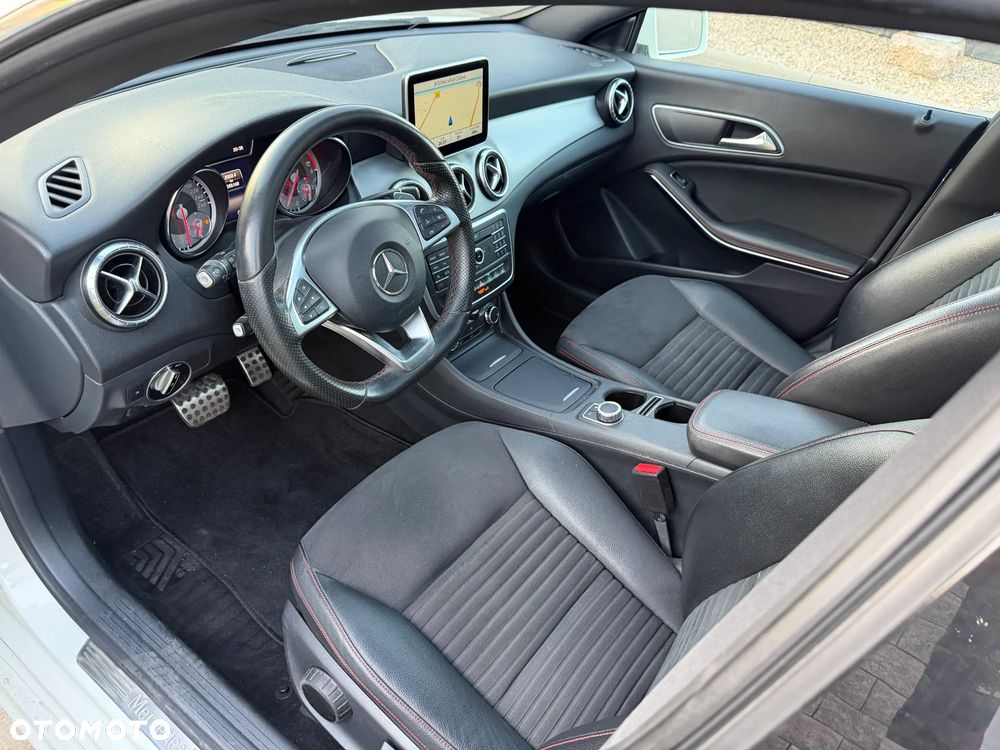 Mercedes-Benz CLA 200 d 4Matic 7G-DCT AMG Line - 14