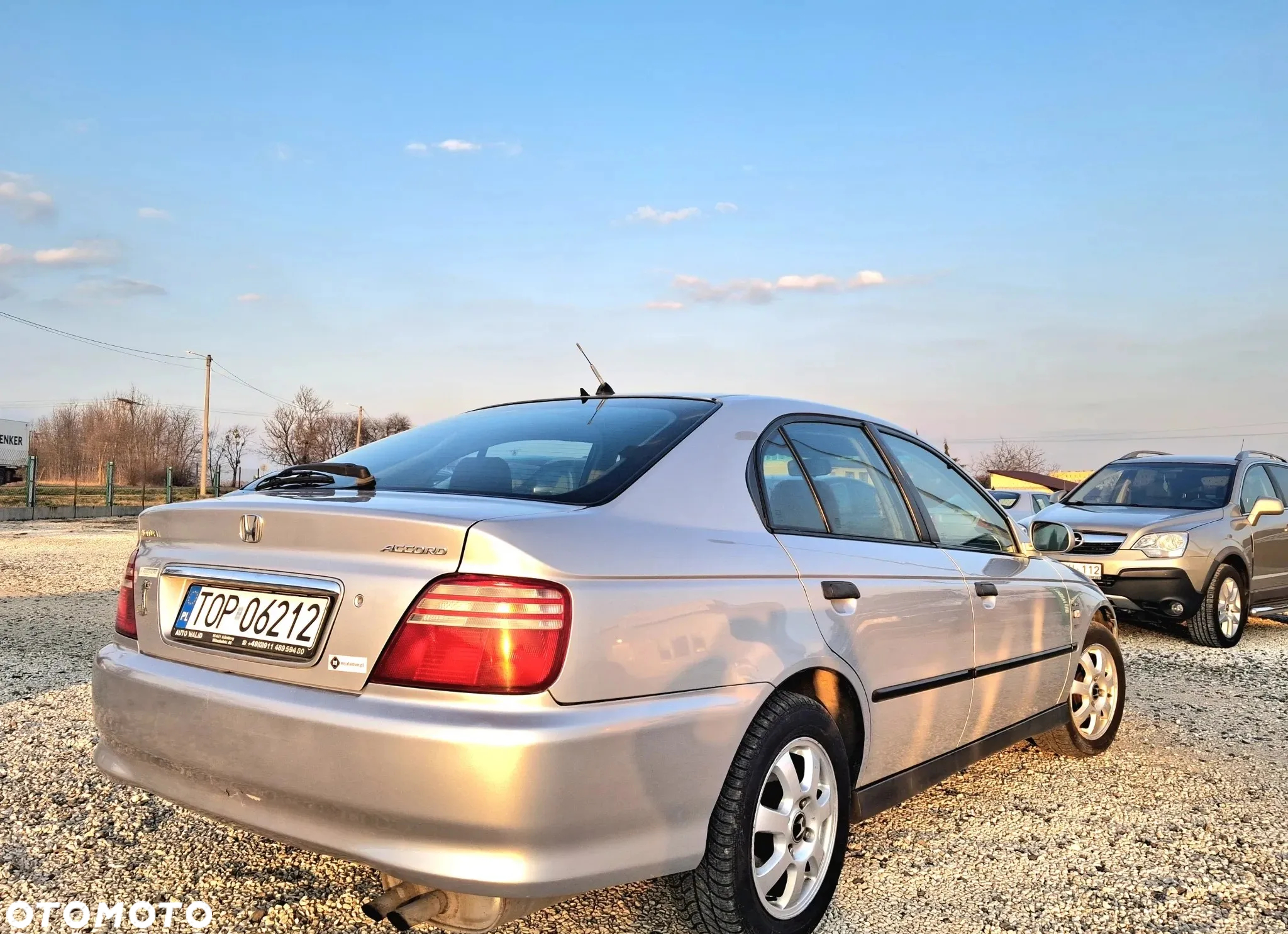 Honda Accord 1.8i LS - 2