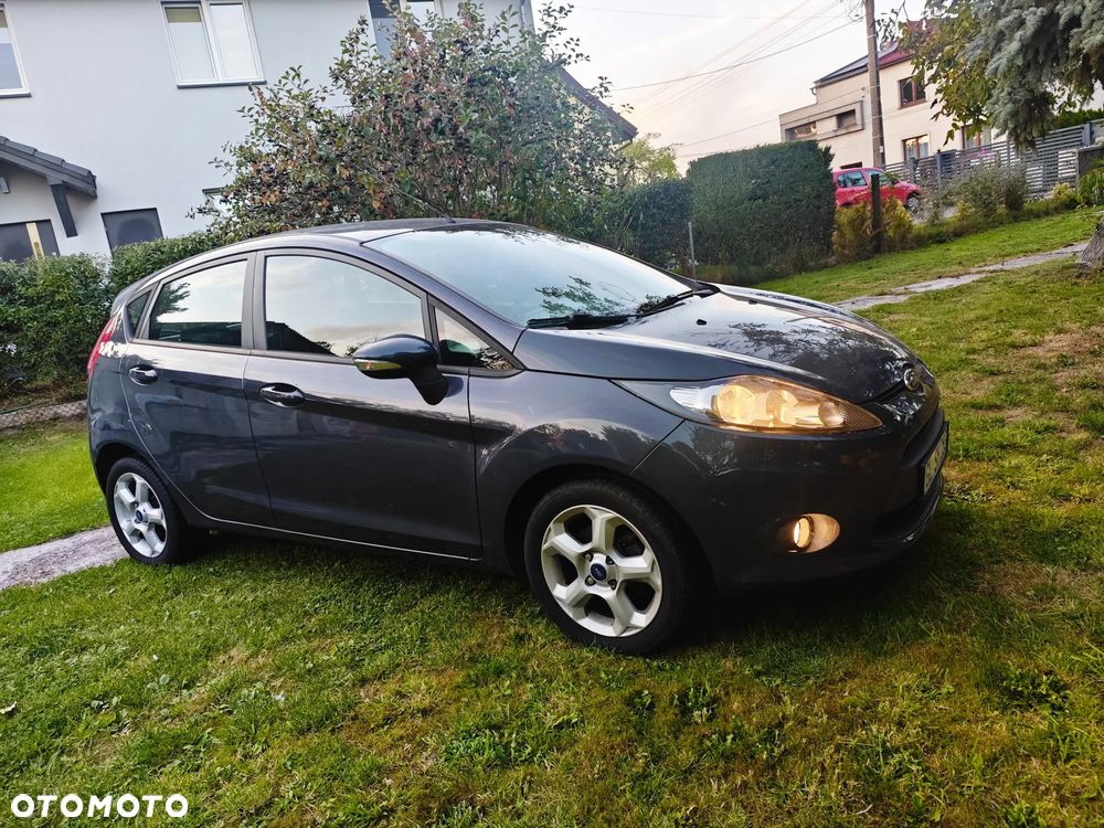Ford Fiesta 1.4 Champions Edition - 14