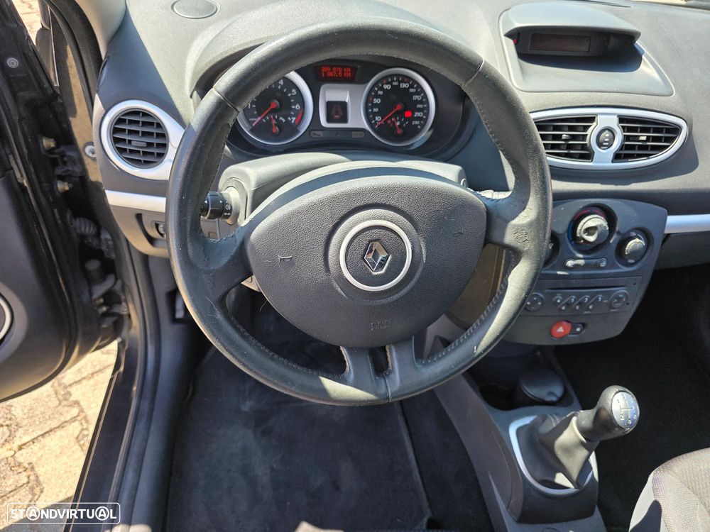 Renault Clio 1.2 16V Confort Dynamique - 6