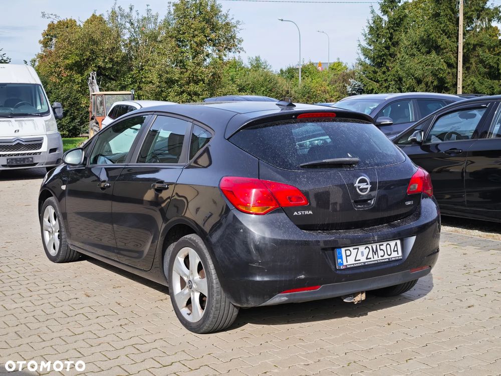 Opel Astra 2011 photo 5