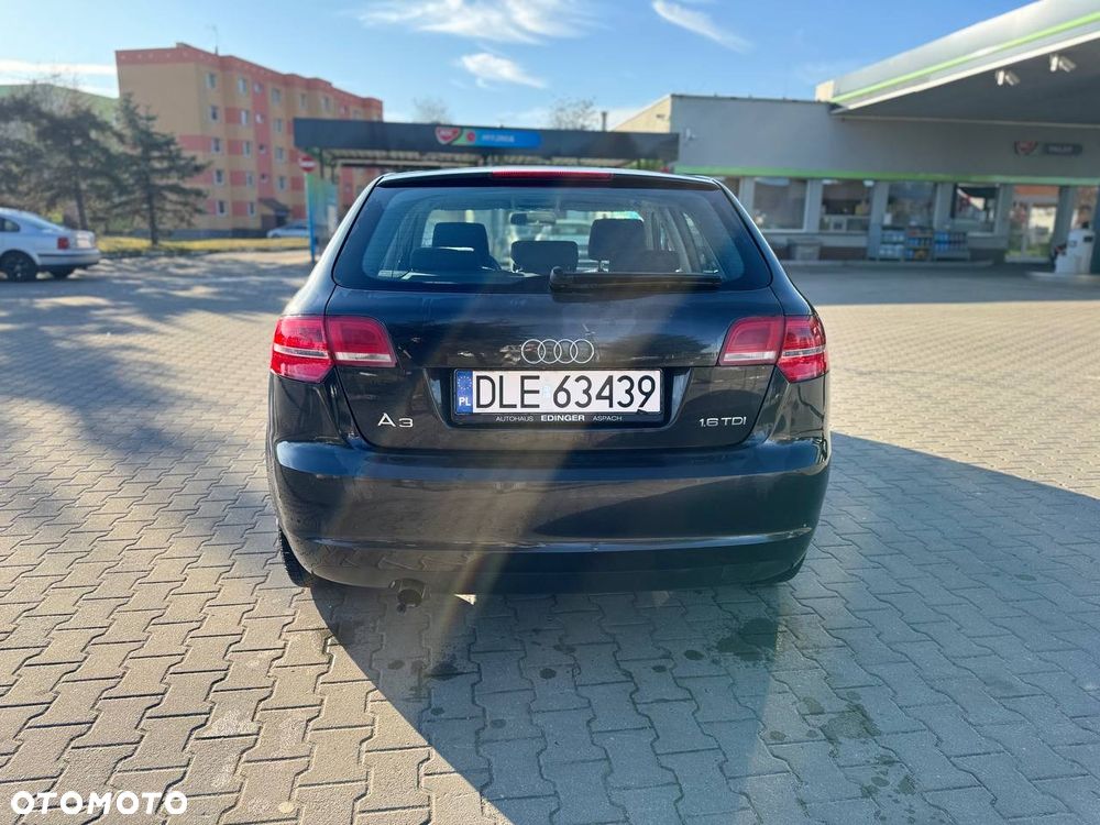 Audi A3 Sportback 1.6 TDI DPF Ambiente - 6