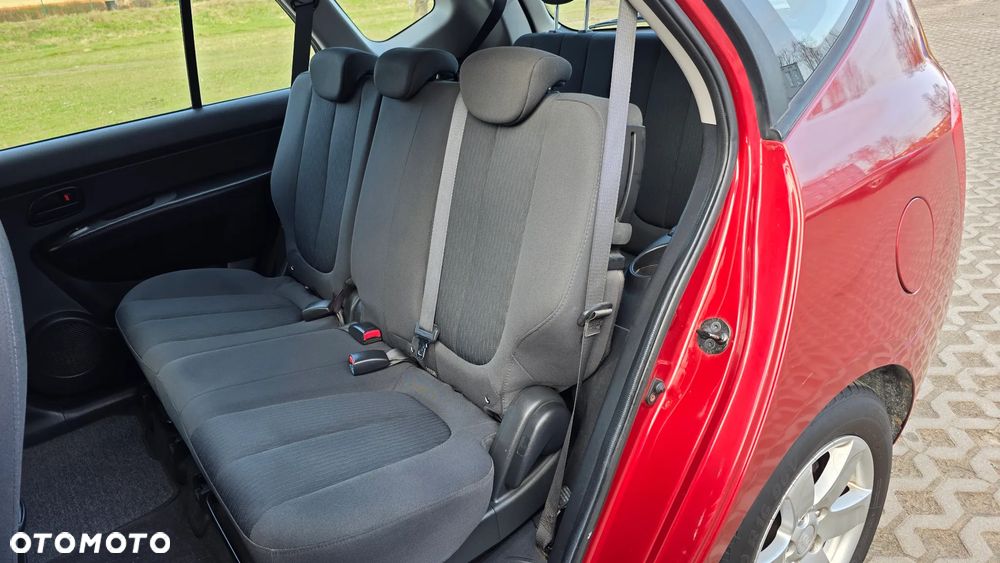 Kia Carens 2.0 CVVT EX Top - 27