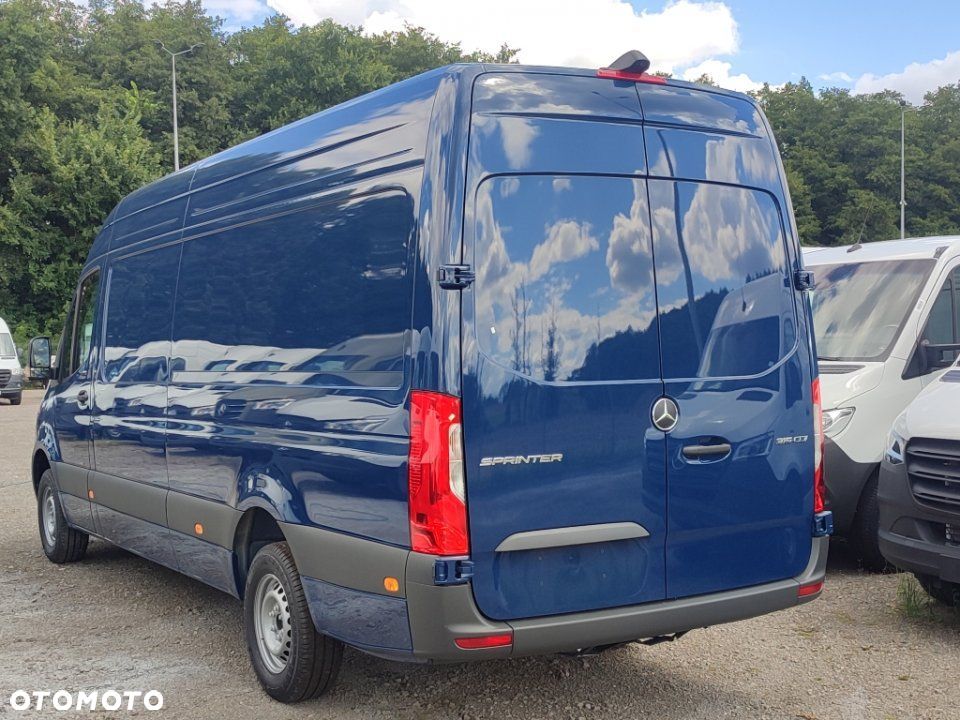 Mercedes-Benz Sprinter - 4