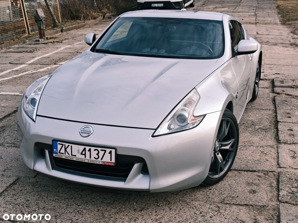 Nissan 370 Z - 2