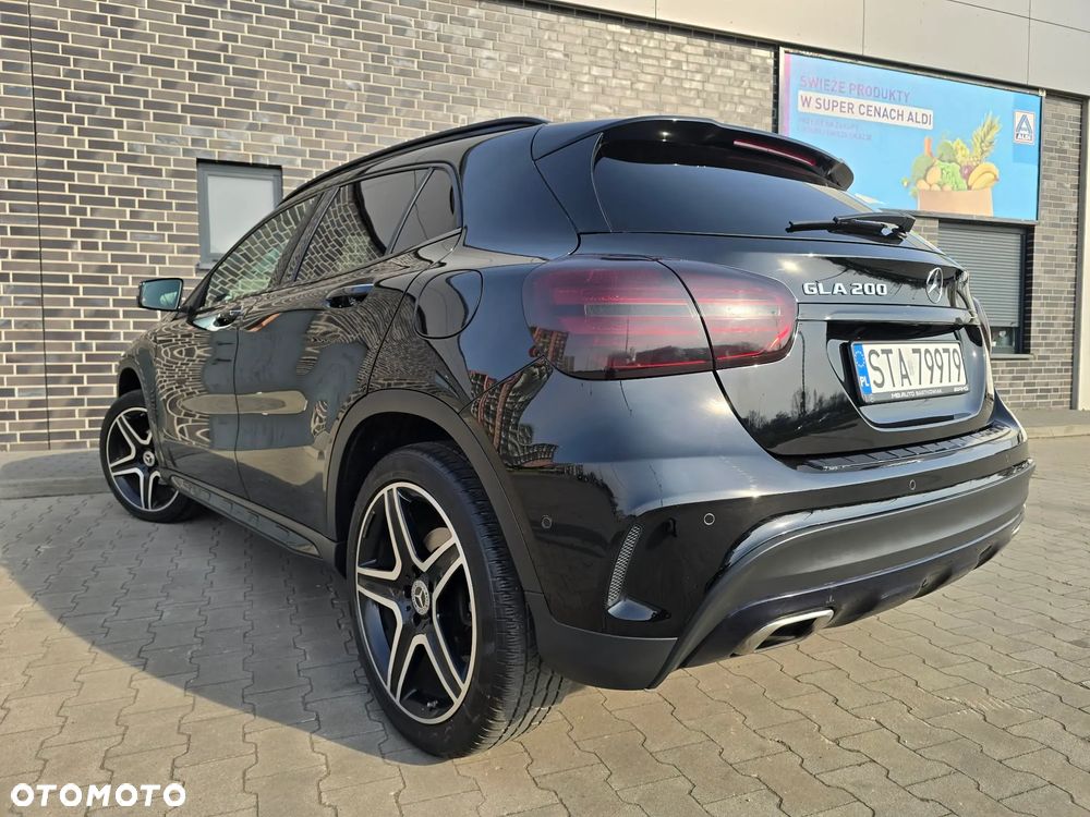 Mercedes-Benz GLA 200 7G-DCT AMG Line - 10