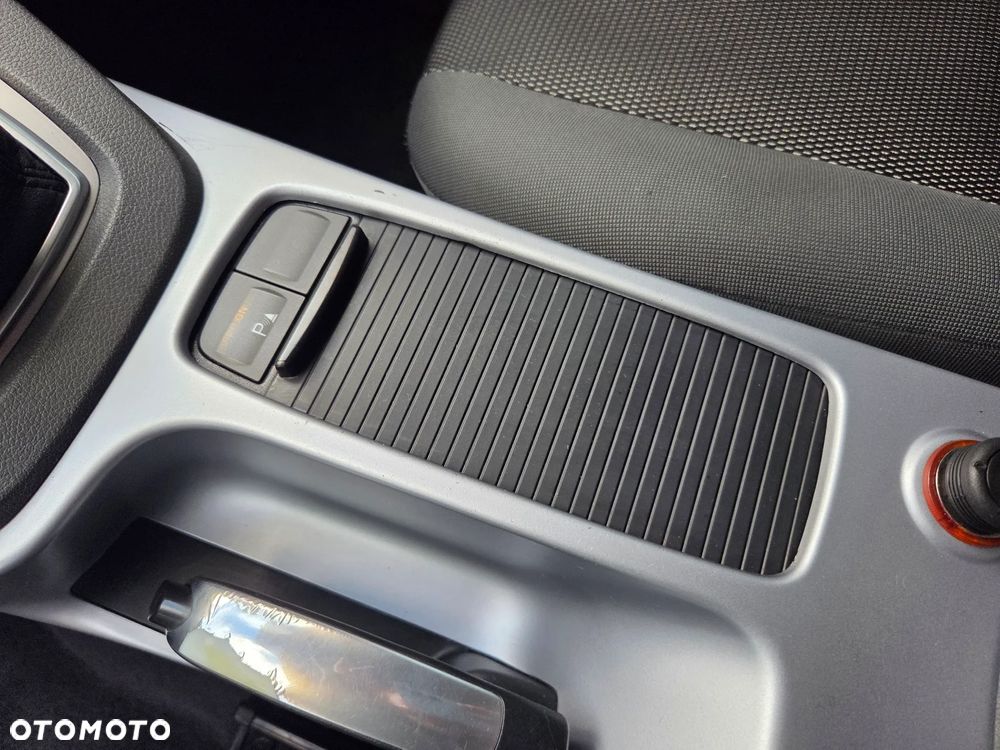 Ford Kuga 2.0 TDCi 2x4 Champions Edition - 26