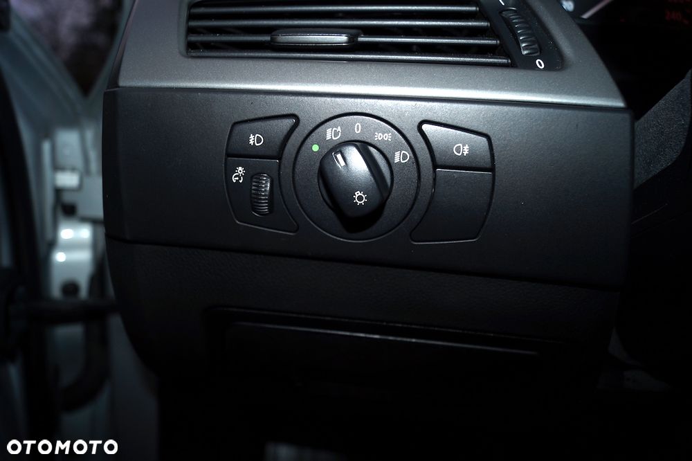 BMW Seria 5 525i - 26