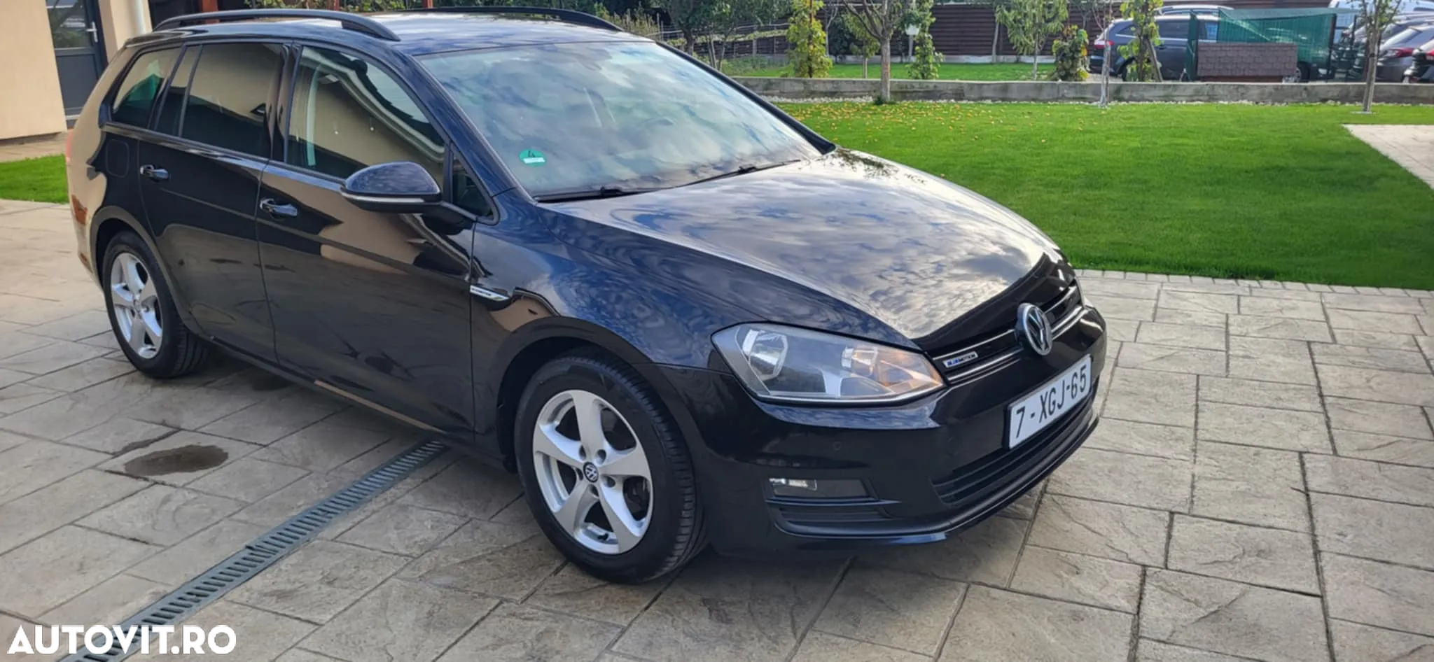Volkswagen Golf - 2