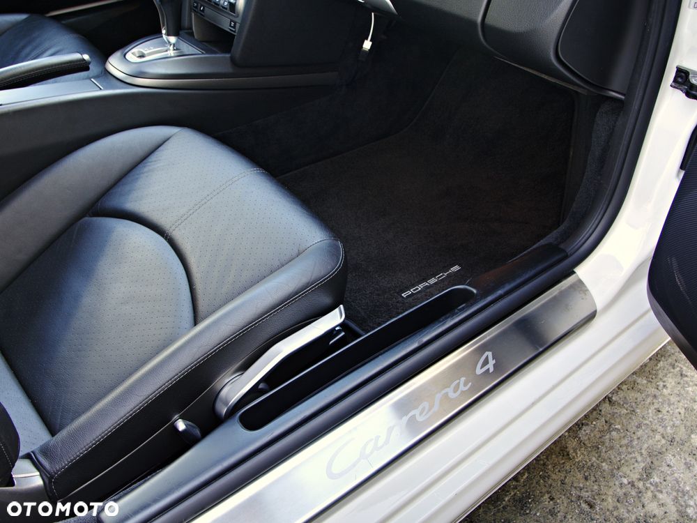 Porsche 911 Carrera 4 Tiptronic S - 22