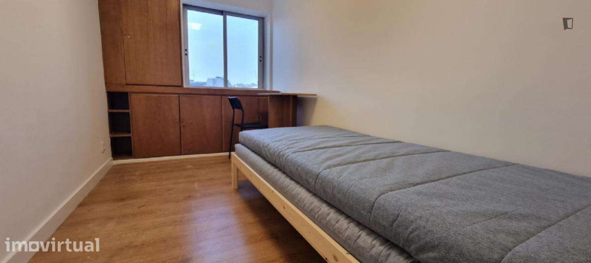 Quarto - localizado em Picoas Lisbon - Grande imagem: 3/13