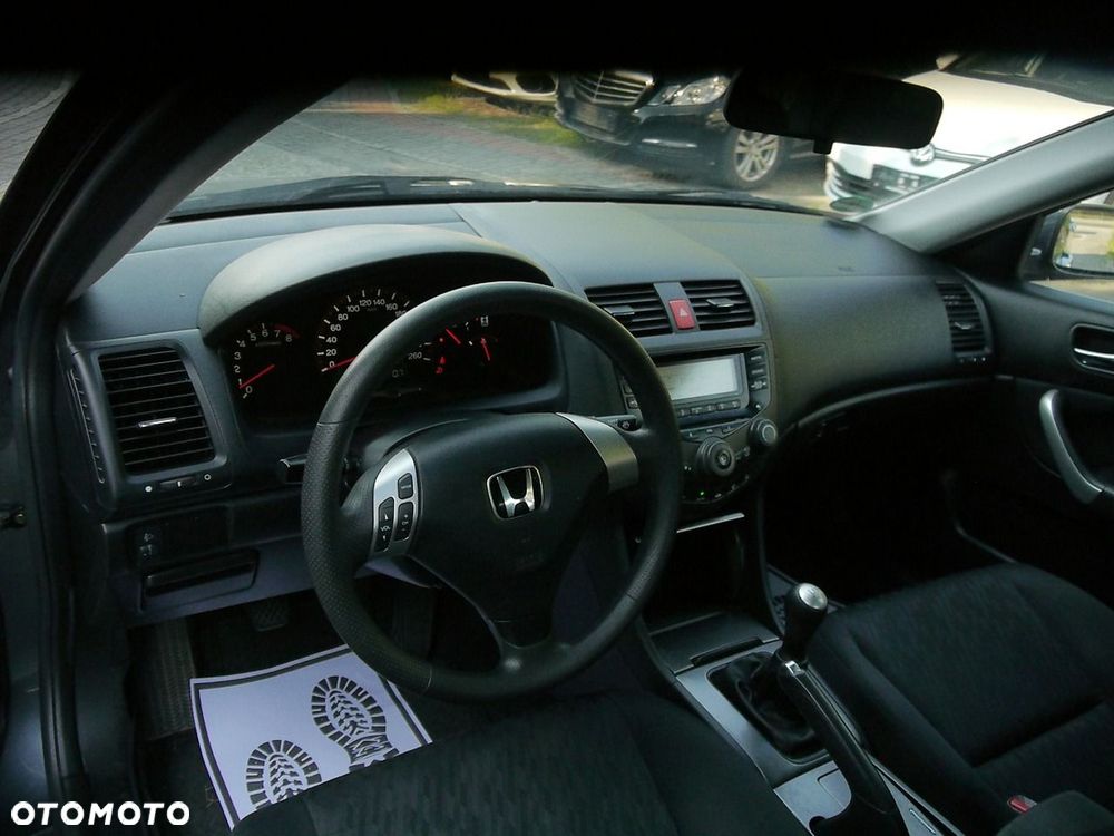 Honda Accord 2.0 Executive - 19