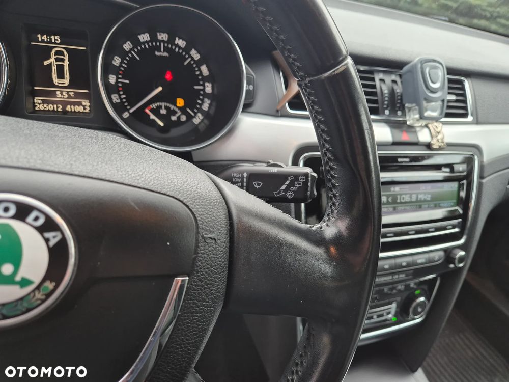 Skoda Superb 2.0 TDI Ambition - 17