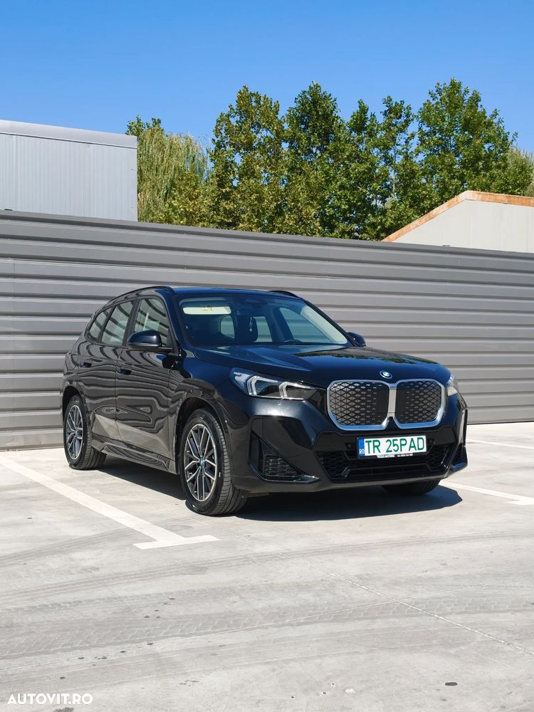 BMW iX1 - 1