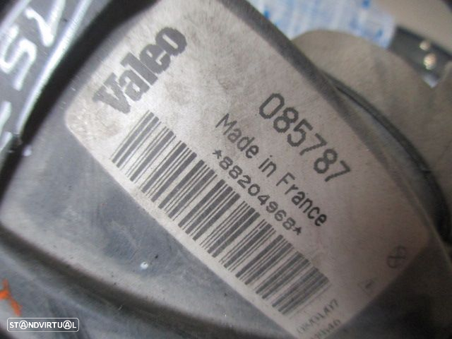 Farol 085787 88204968 OPEL VECTRA B 1996 1.6I 100CV 4P PRETO ESQ H7 + H1 VALEO Danificado - 3
