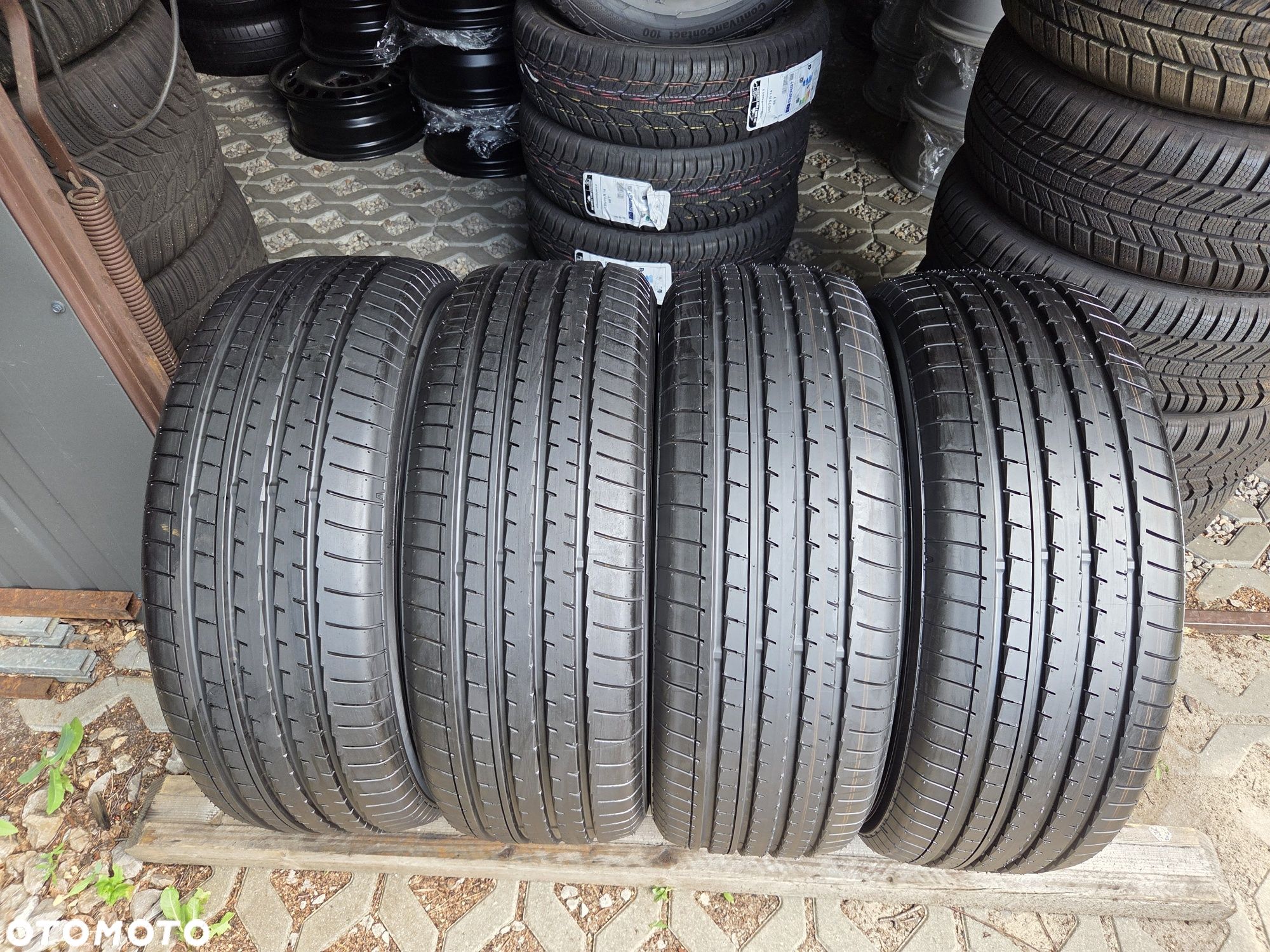 opony nowe 235/60R18 Yokohama ADVAN V61 - 1