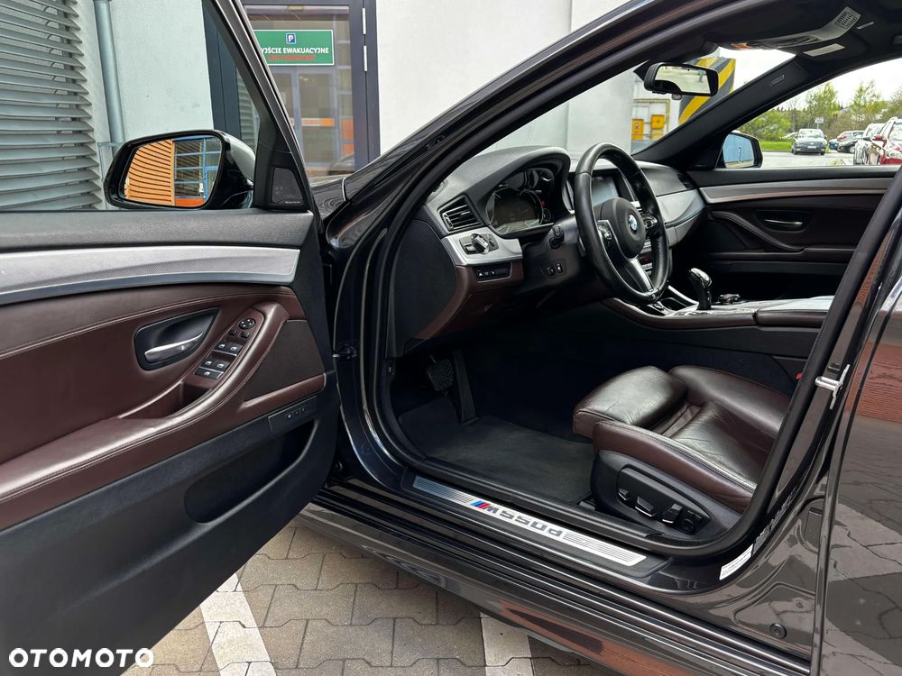 BMW Seria 5 M550d xDrive - 21