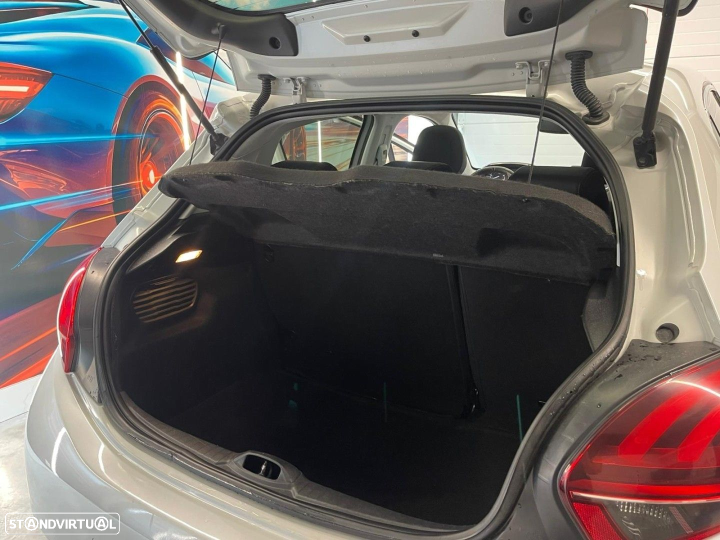 Peugeot 208 1.6 BlueHDi GT Line - 10