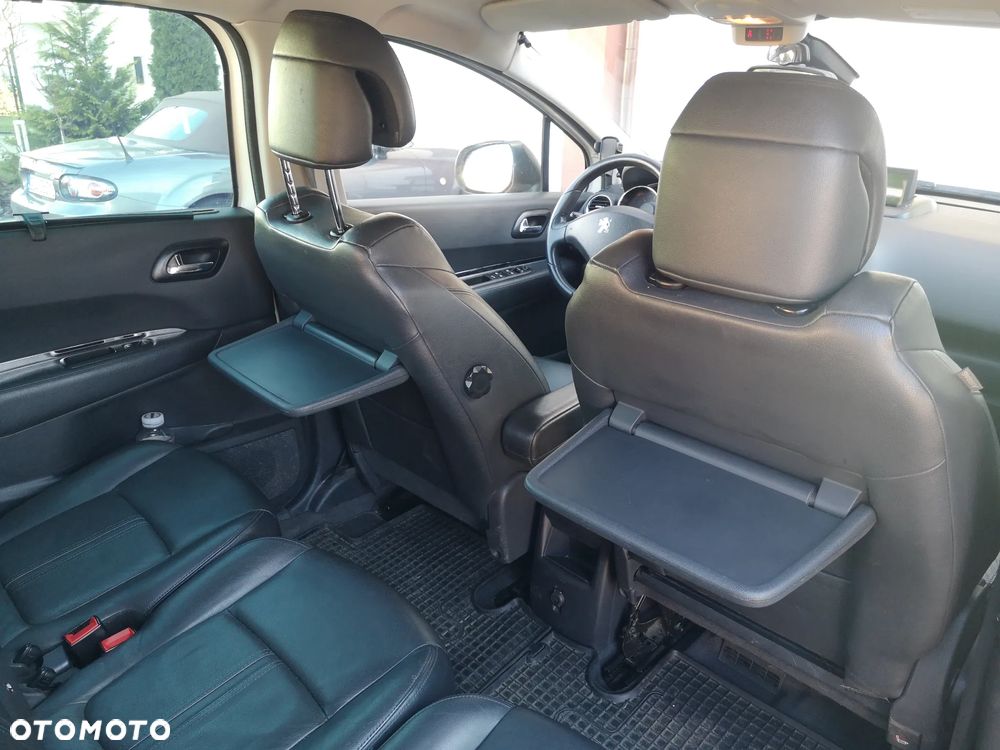 Peugeot 5008 - 10