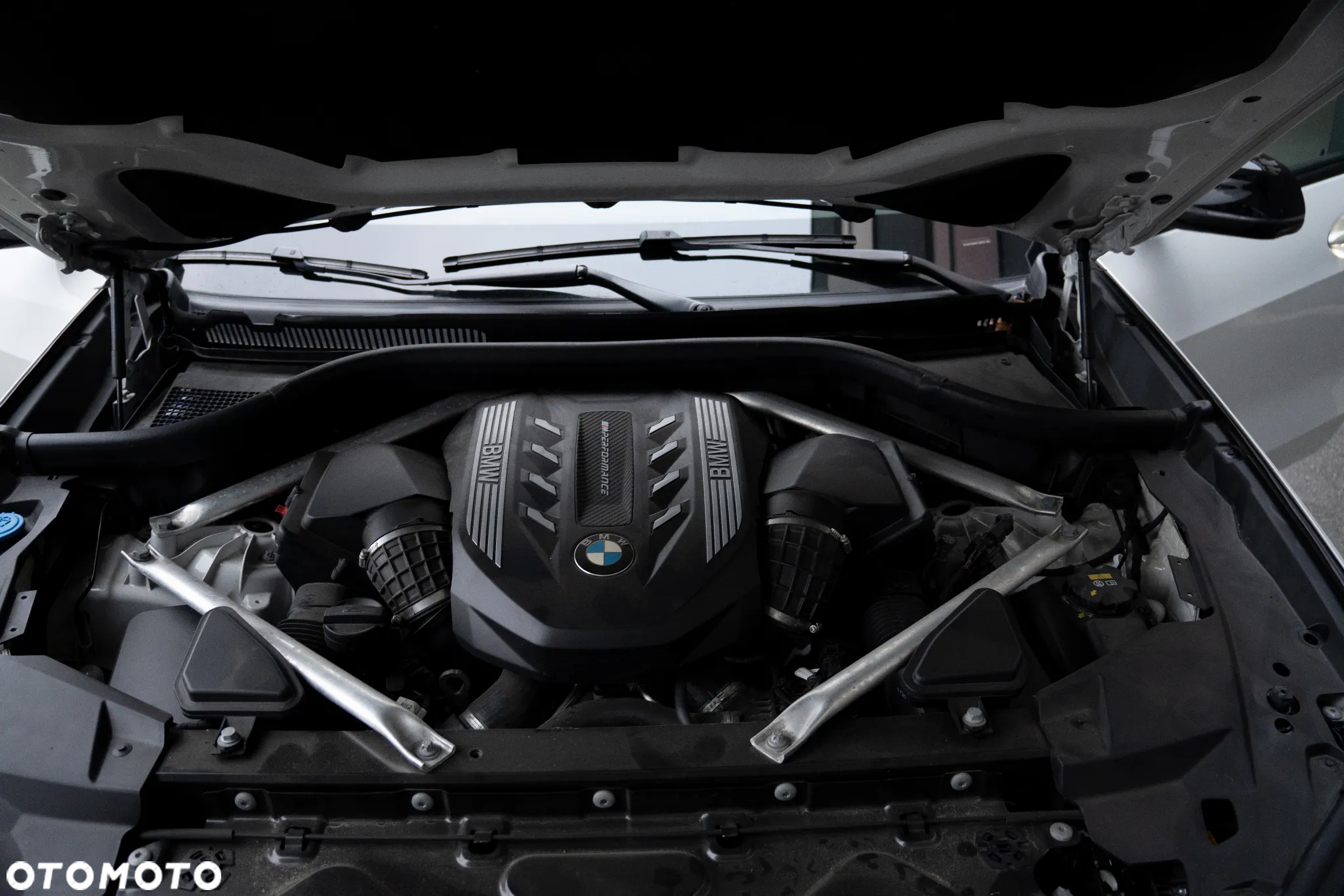 BMW X5 M M50i - 12