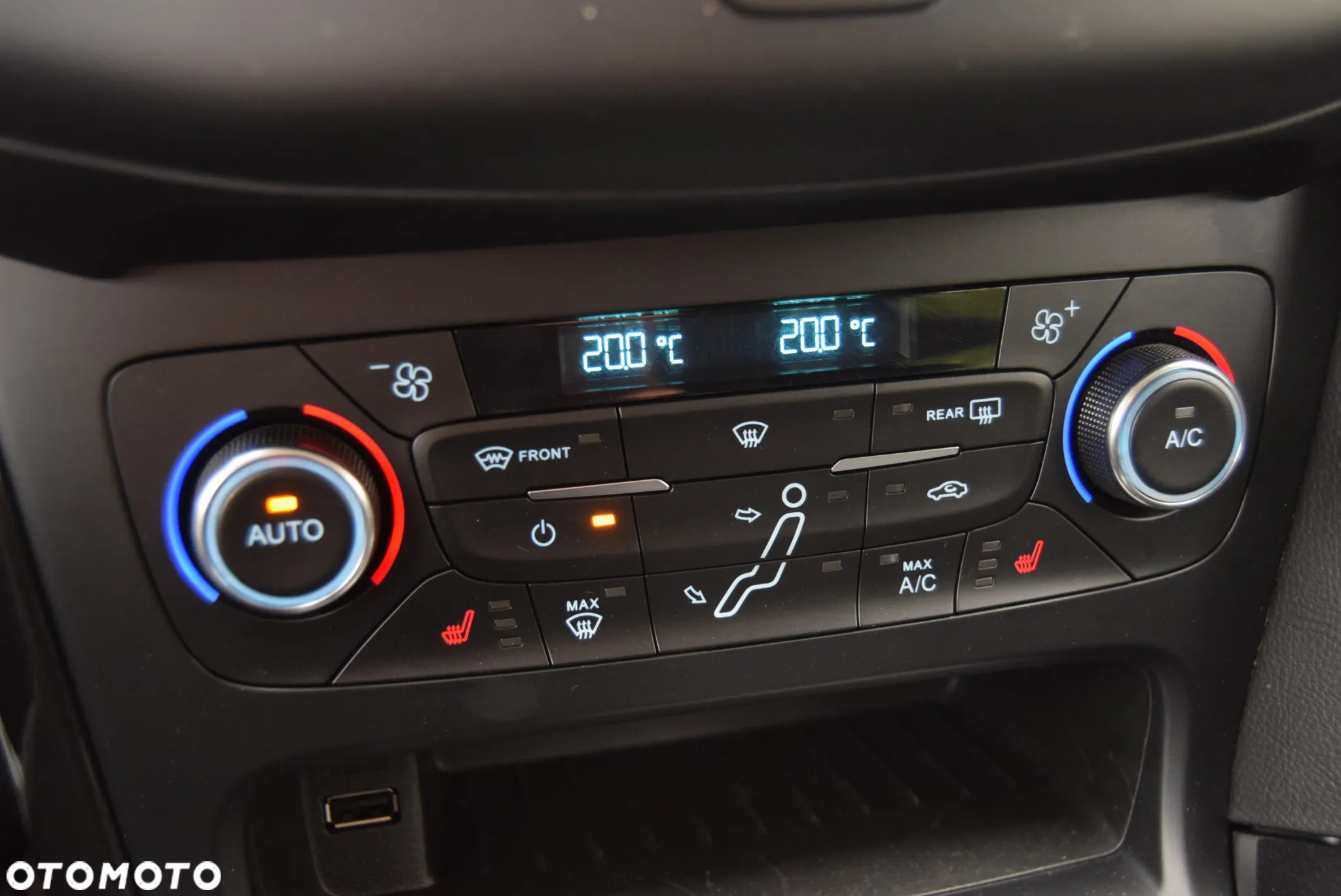 Ford Focus 1.0 EcoBoost Start-Stopp-System TITANIUM - 17