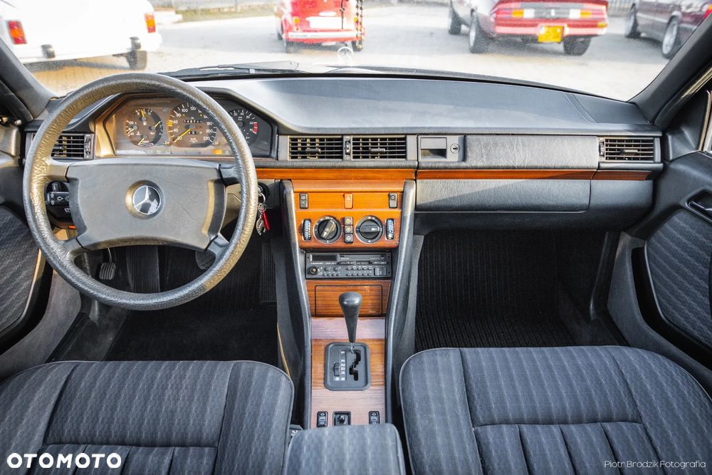 Mercedes-Benz W124 (1984-1993) - 19