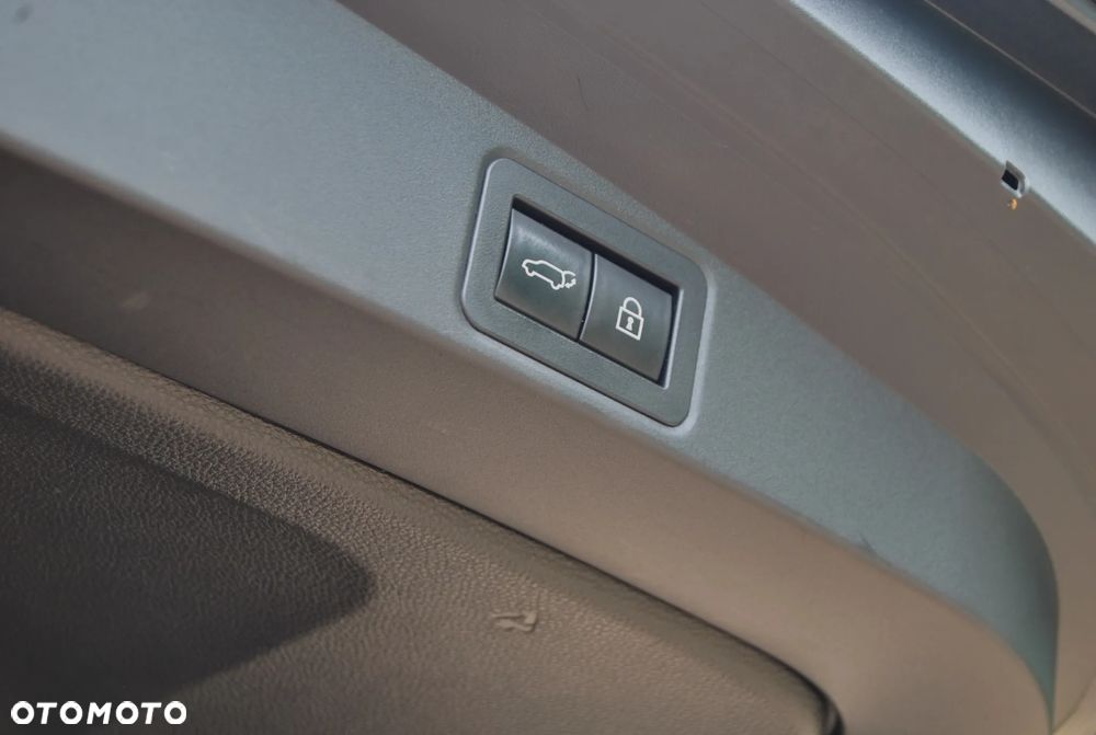 Toyota Corolla 1.8 Hybrid Comfort - 17