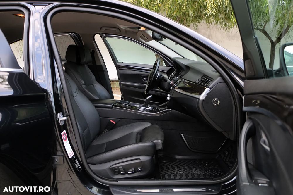 BMW Seria 5 530d xDrive - 23