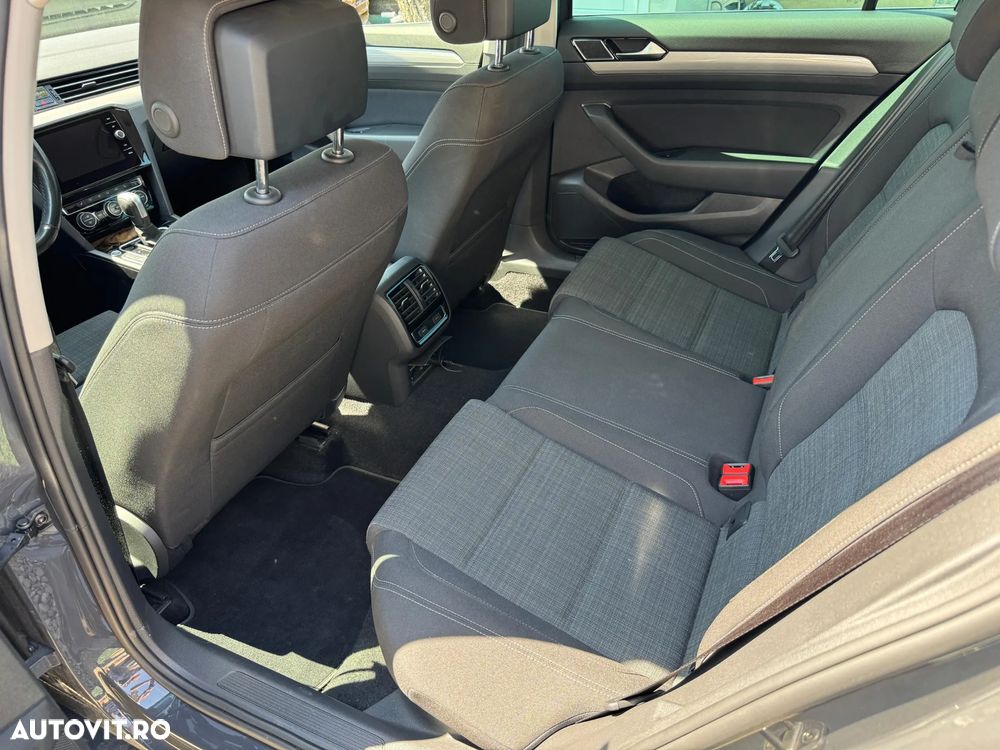 Volkswagen Passat 2.0 TDI SCR DSG Comfortline - 22