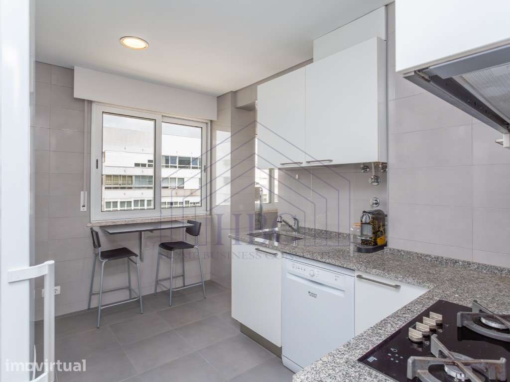 APARTAMENTO T3 PARA ARRENDAR NA PORTELA - Grande imagem: 2/33