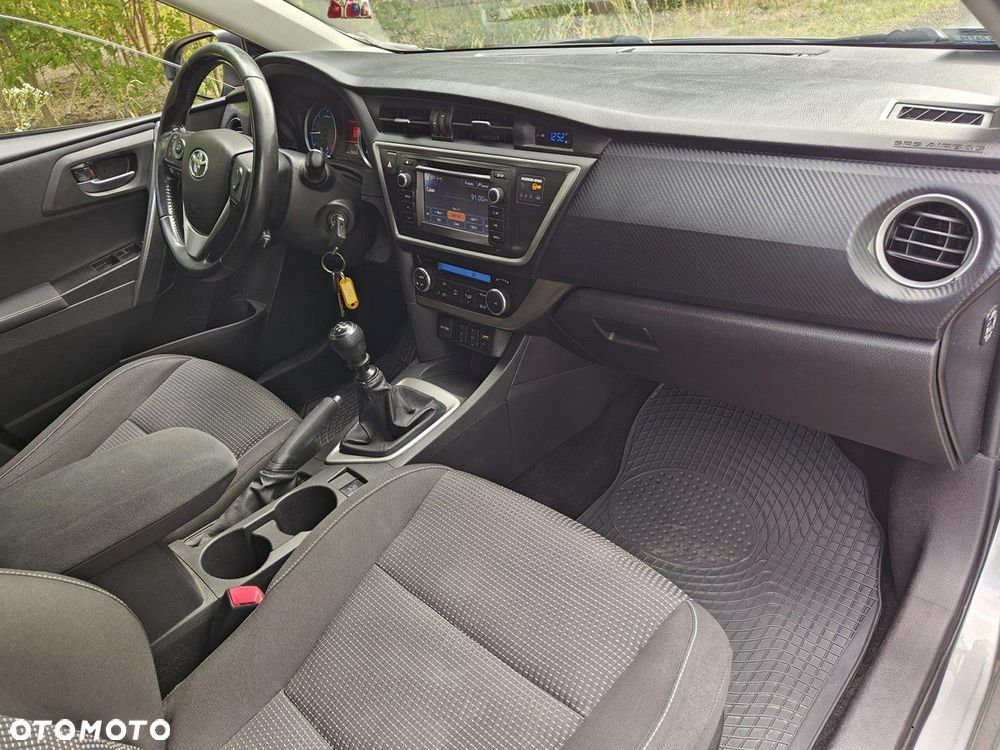 Toyota Auris - 11